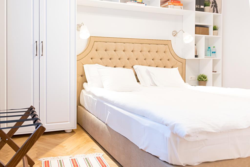 Kristen House Bucarest Esterno foto